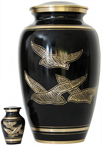 009-A - Brass UrnVelvet Box plus1 KeepsakeBlack/ Gold Trim